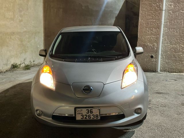 نيسان ليف 2015 5